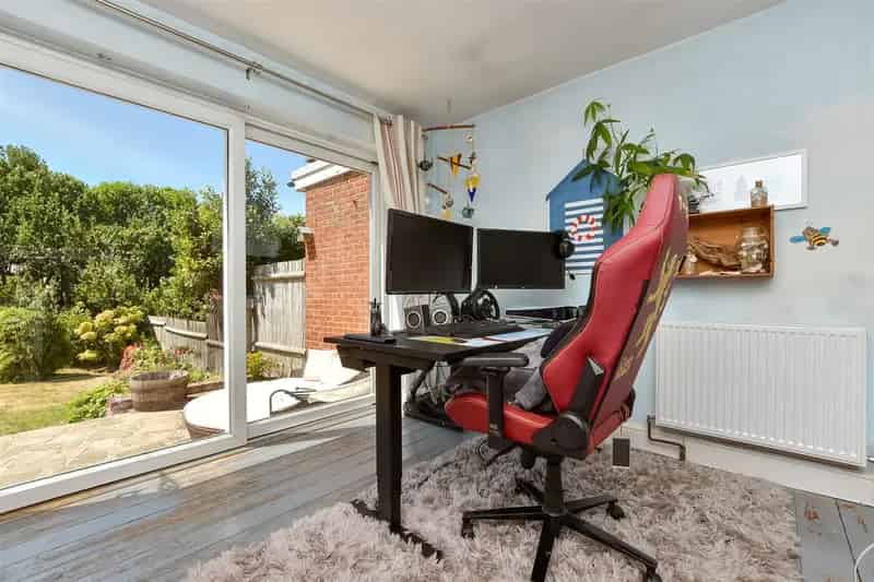 5 Bedroom Semi Detached House For Sale