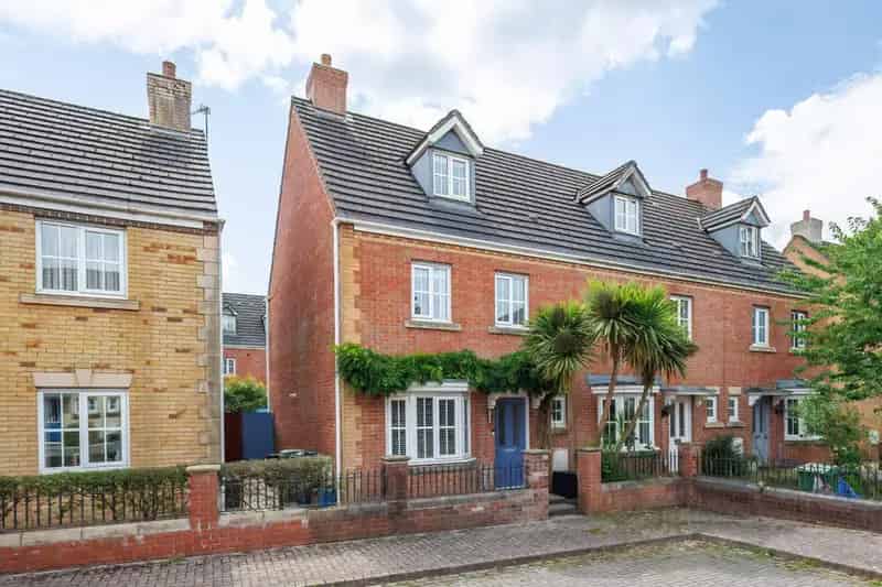 4 Bedroom End Terrace House for Sale in Radyr