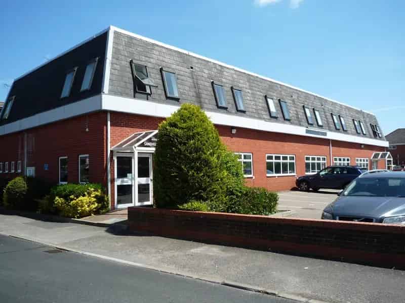 First Floor Office Suites To Let Modern Building Parking