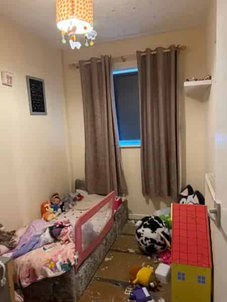 2 Bed House with Garden Near Shops and Transport