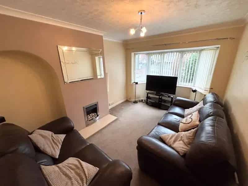 3 Bedroom Semi Detached House to Rent Requiring Refurbishment