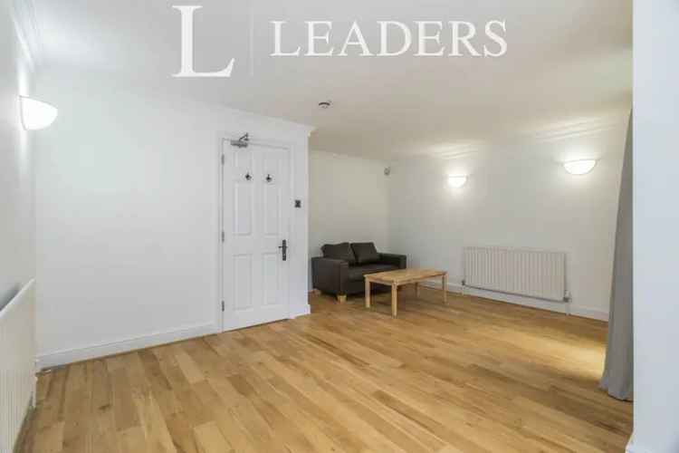 Semi-detached house For Rent in London, England