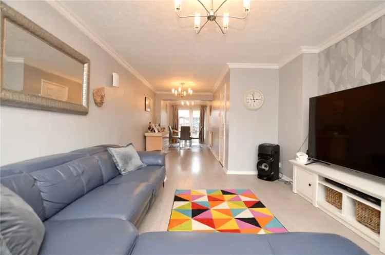 House For Sale in Leeds, England