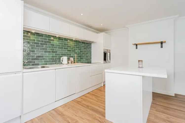 Two Double Bedroom Apartment Central Location No Onward Chain