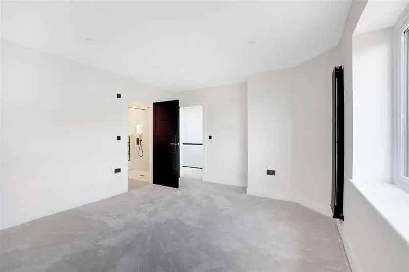 5 Bed Detached House for Sale Rainham