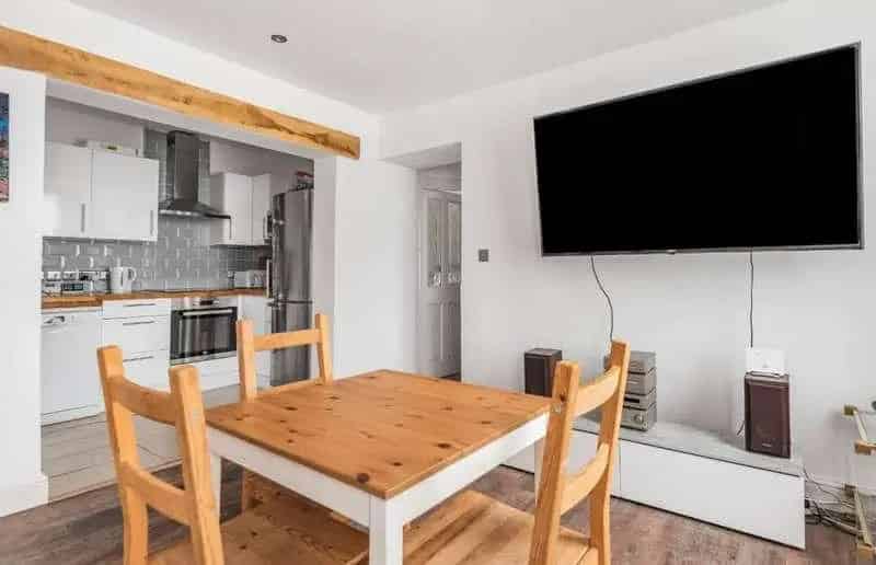 4 bed flat for sale