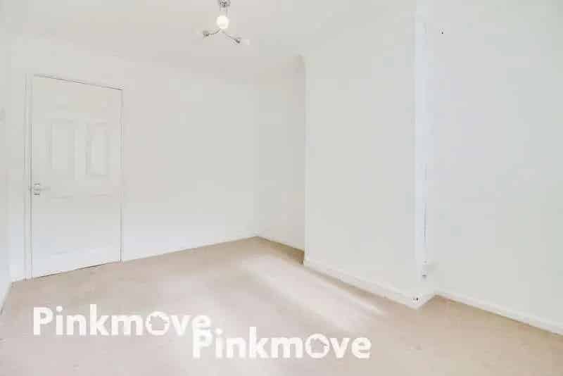 3 Bed Semi-Detached House for Sale