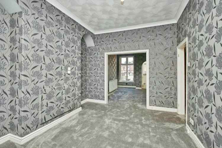 Charming 3-Bedroom End Terrace House Near Amenities