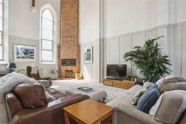 Stunning Converted Church House with Modern Amenities