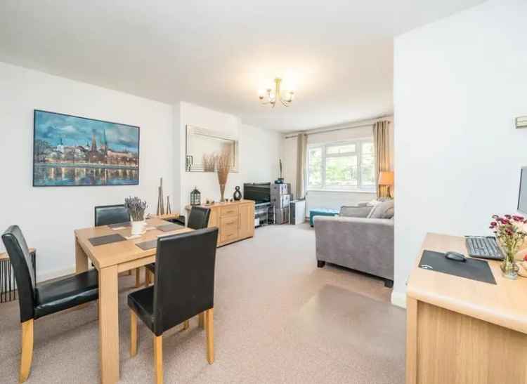 Two Double Bedroom Ground Floor Maisonette Near Twickenham Green