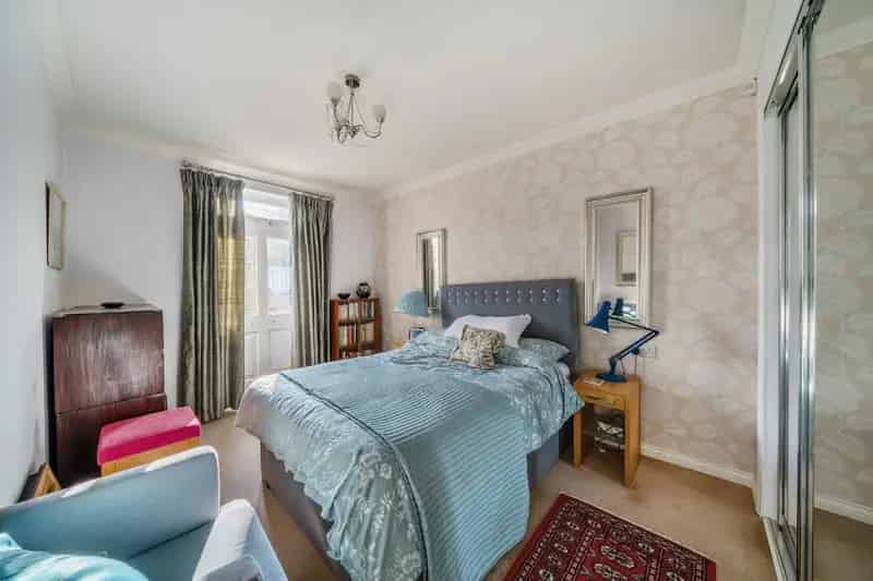 Ground Floor Retirement Apartment with Modern Amenities
