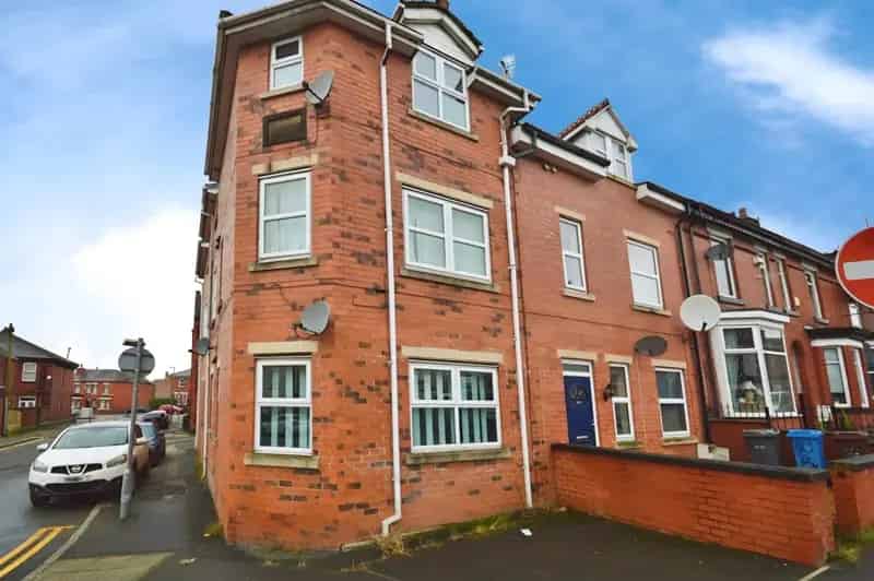 2 Bedroom Commercial Property For Sale - Great Investment Opportunity