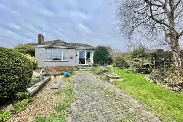Detached Bungalow for Sale in Bristol BS5