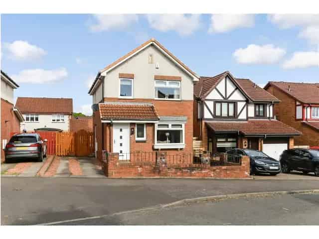 3 Bedroom Detached House for Sale in Hamilton