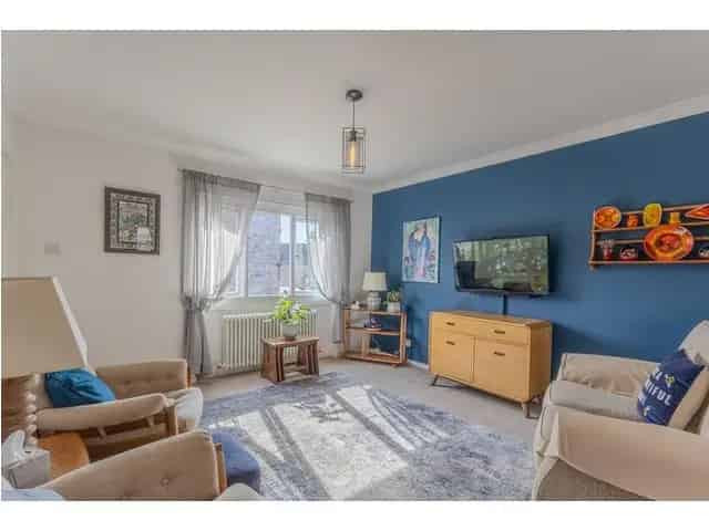 2 Bedroom Mid Terrace House for Sale Lennoxtown