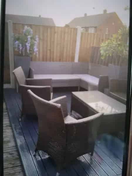 4 Bed House Large Gardens Driveway Parking