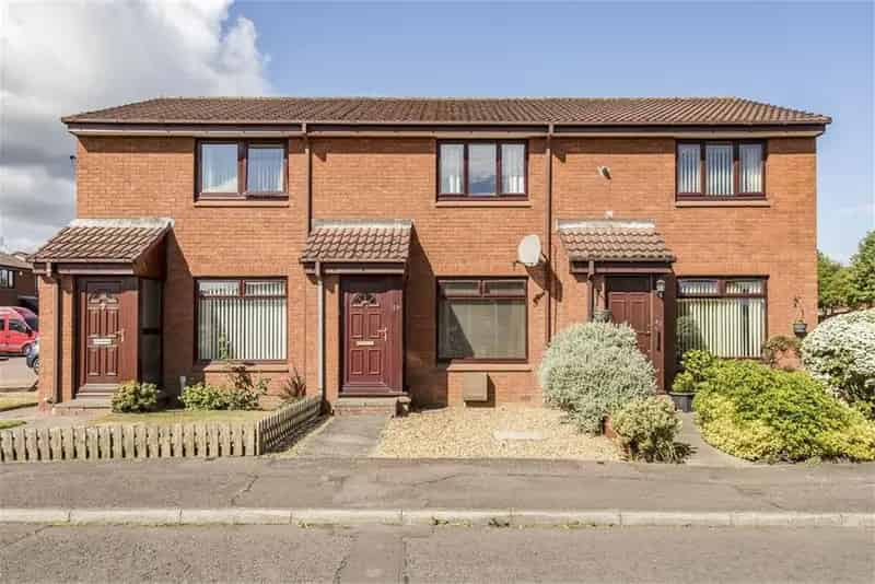 2 Bed Terraced House with Garden and Parking