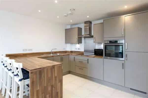 Two Bedroom Apartment Wimbledon Chase Modern Building Parking