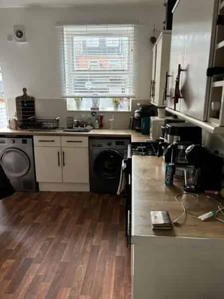 2 Bedroom Terraced House Close to Town Centre