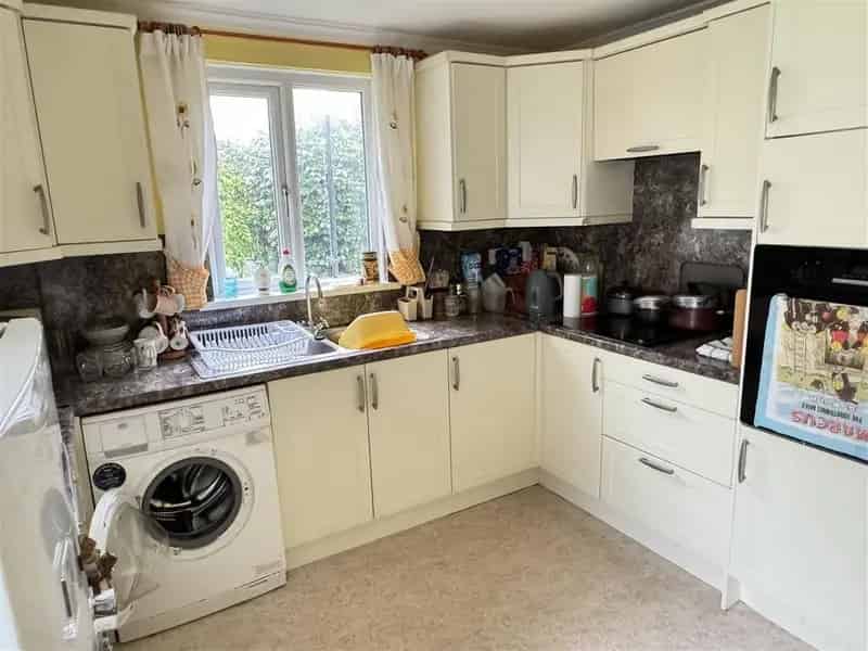 2 Bedroom Detached Bungalow for Sale Cash Buyers Only