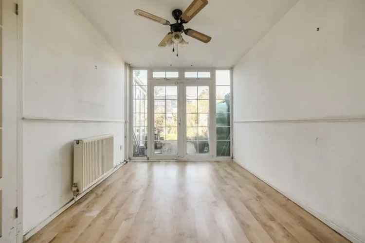 Spacious 3-Bed House Near Gordon Hill Station Chain Free