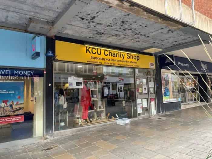 Retail Unit in Busy Shopping Centre
