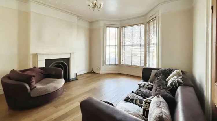 3 Bedroom Mid Terrace House for Sale London SE6