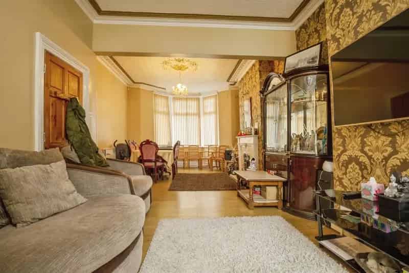 4 Bedroom Semi Detached House Riverside Cardiff