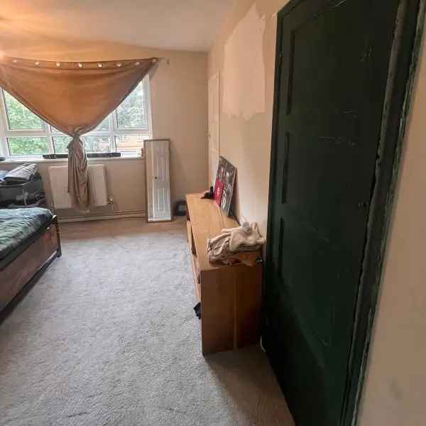 Flat For Rent in Havant, England