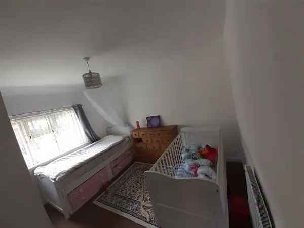 2 Bed Maisonette Near Woods Private Garden Parking