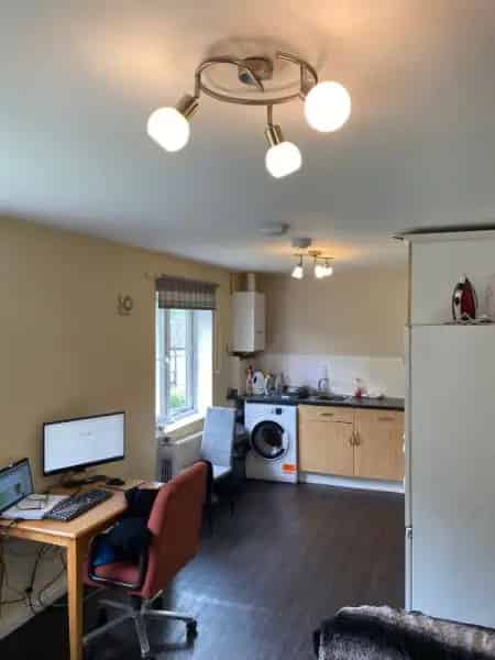 1 Bed Apartment Near Tavistock Town Centre with Parking
