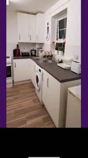 Flat For Rent in Arun, England