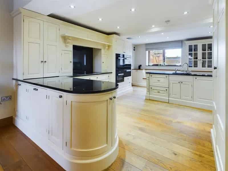 4 Bedroom House For Sale in Badsworth