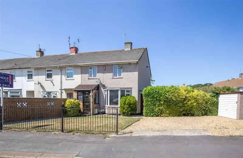 2 Bedroom End Terrace House for Sale