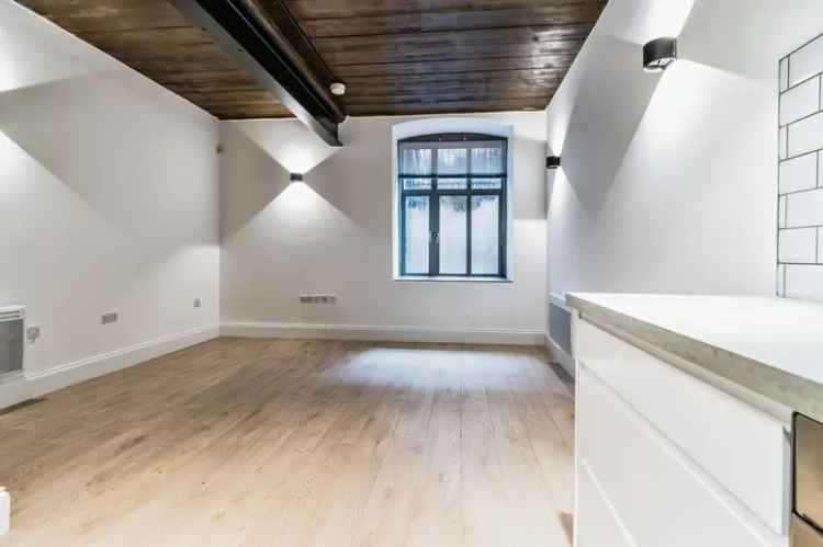 1 Bedroom Flat for Sale Manchester M1 - Refurbished Apartment