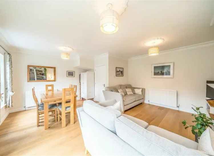 Freehold Mews House  3 Beds 2 Baths South Facing Garden