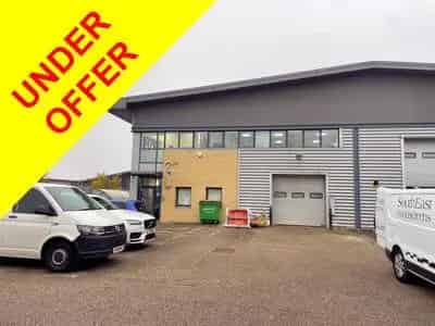 Modern Industrial Warehouse Unit For Lease June 2025