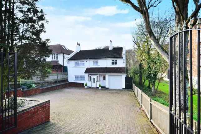 4 Bedroom Detached House for Sale in Sydenham Hill SE23