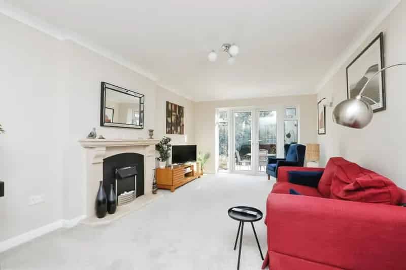 Elegant 4-Bedroom Detached Family Home with Double Garage