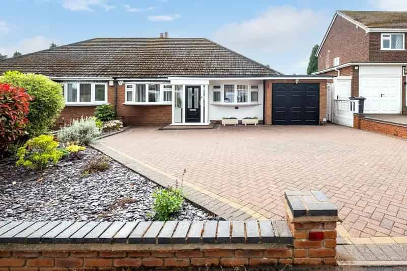 2 Bedroom Bungalow For Sale