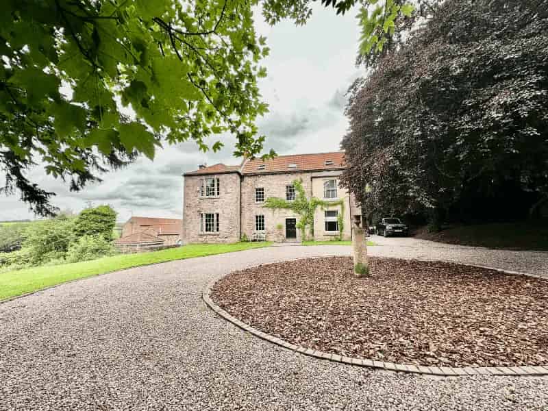 5 Bedroom Grade II Listed House Doncaster Road Hooton Roberts