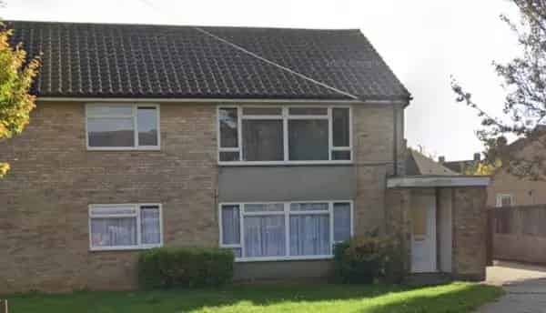 2 Bed Maisonette Colchester - Private Garden Parking Family Home