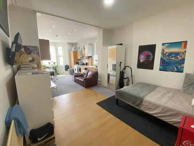 Studio to Rent