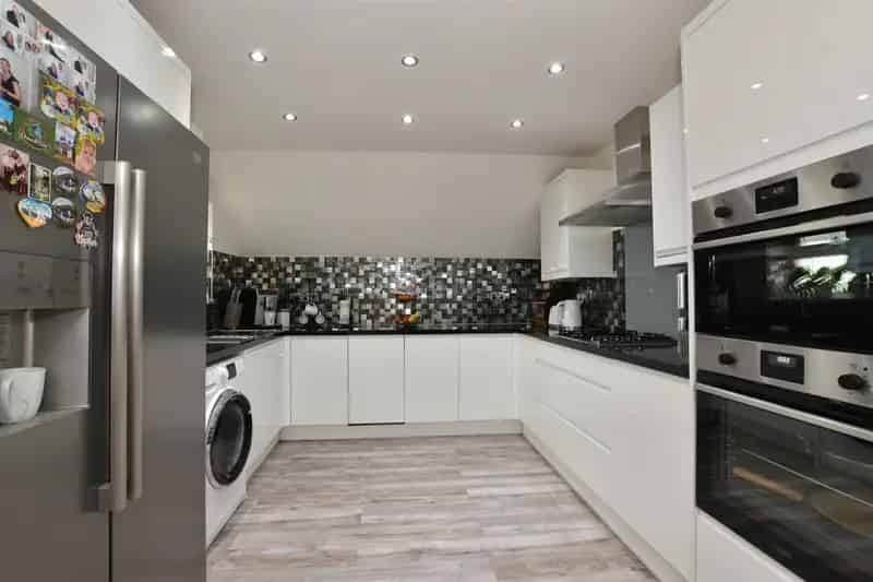 3 Bedroom Terraced House for Sale Near Northlands Park