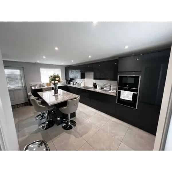 Semi Detached House Large Kitchen Garden Downstairs Loo