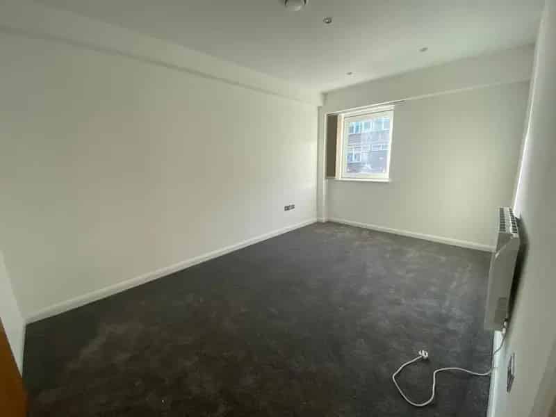 2 Bedroom Flat to Rent in Woolwich Near DLR Station