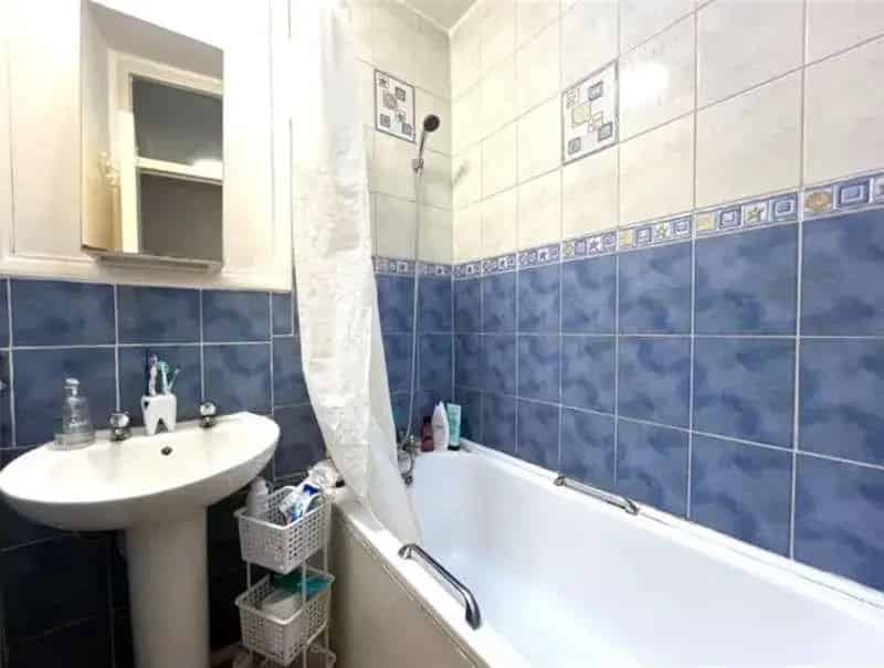 3 bed flat for sale