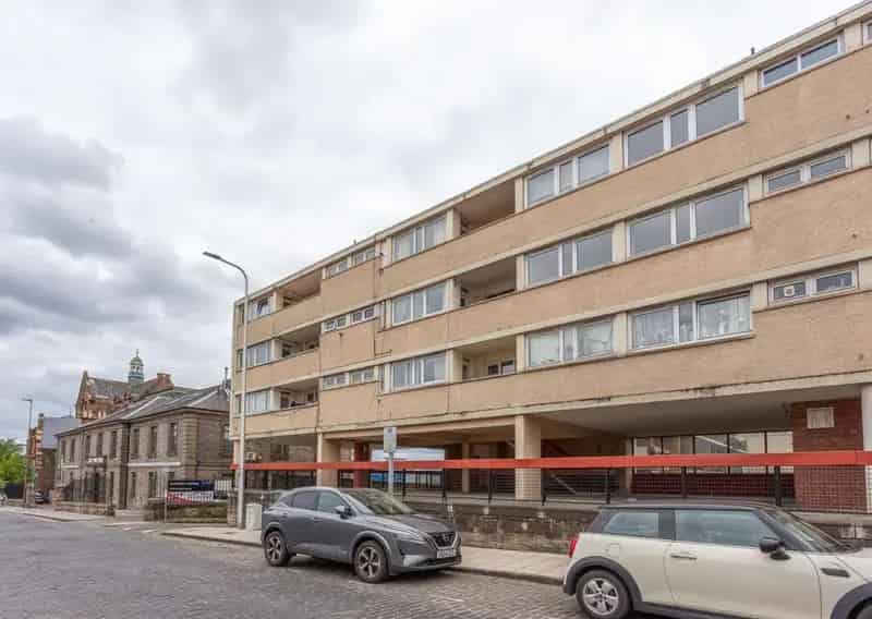 3 Bedroom Flat for Sale