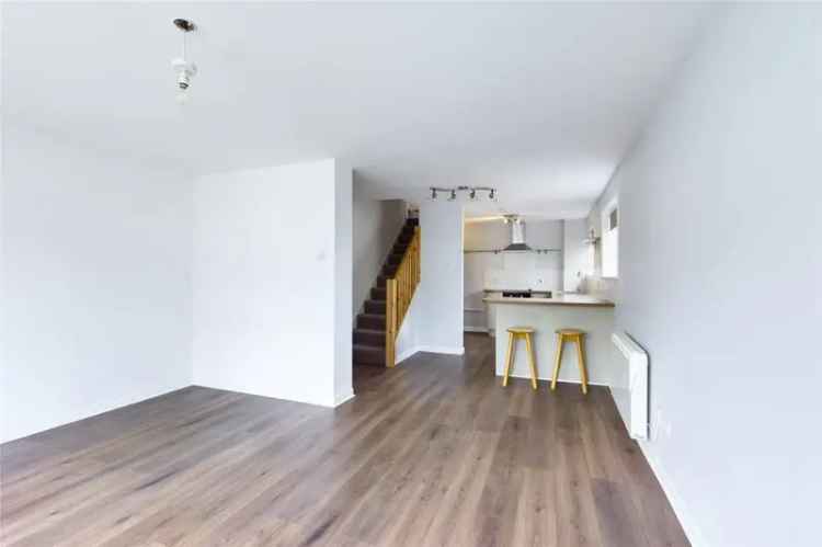 2 Bedroom Maisonette Near Preston Park