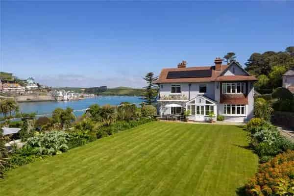 Coastal Home in East Portlemouth Panoramic Views Luxurious Family Retreat